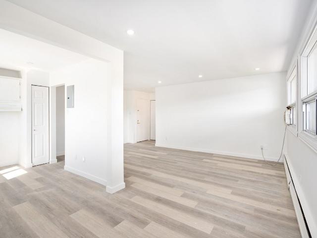 Westwood House 2 Bedroom Apartment for Rent at 33 Boul Brunswick, Dollard Des Ormeaux, QC H9B 1P4 Westwood
