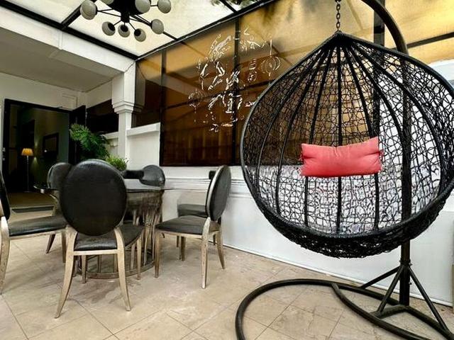 Westville D22, Terrace
