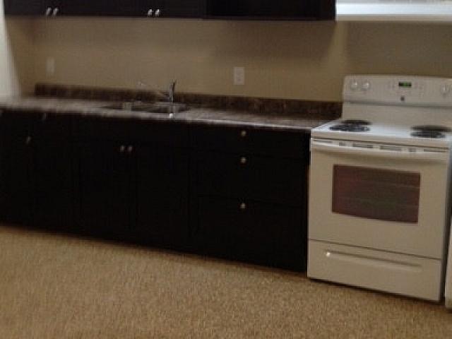 Weyburn Downtown Apartment/wifi, Power, Heat, Water Included