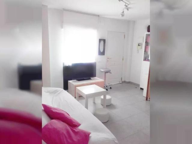 Whole 2 bedrooms apartment in Madrid