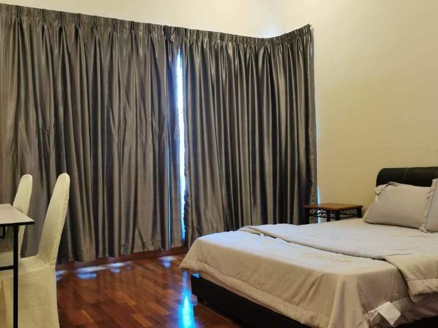 Whole Apartment 5 Bedrooms & 5 Bathrooms