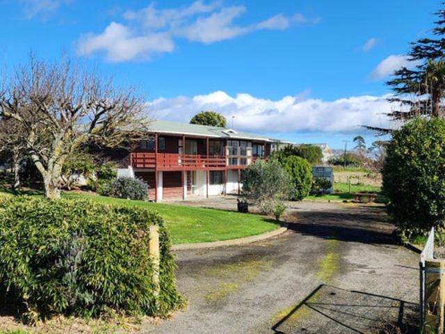 Whakarongo, 5 bedrooms