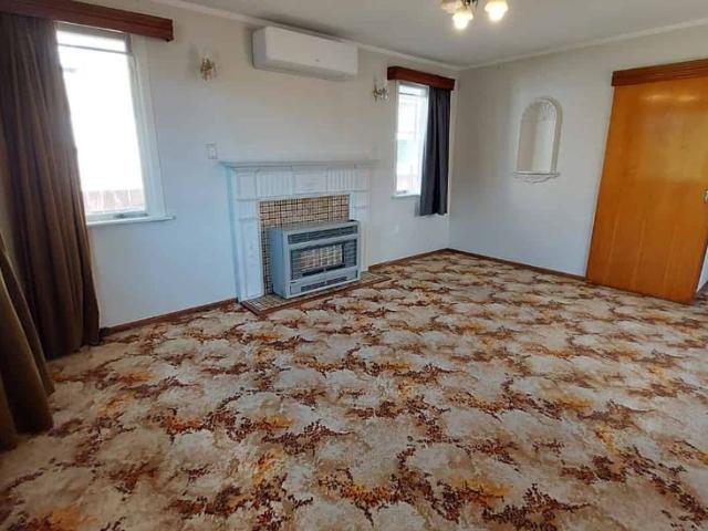 Wheelchair friendly 3 Bedroom home in Hamilton East