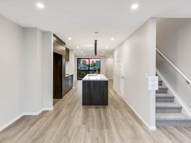 whenuapai, 2 bedrooms