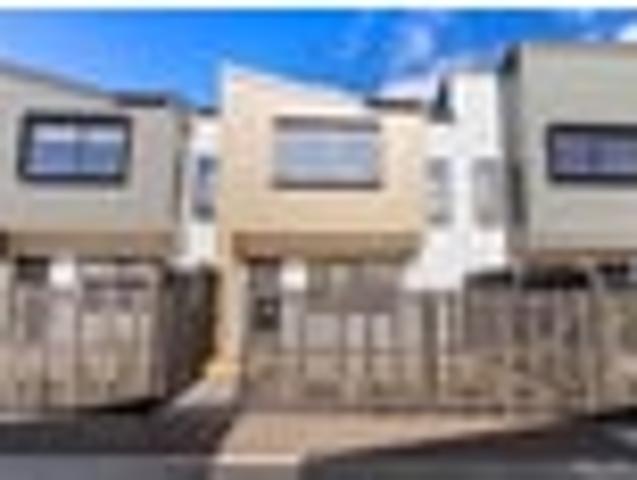Whenuapai, 2 bedrooms, $600 pw