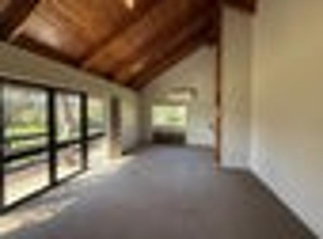 Whenuapai, 2 bedrooms, $650 pw
