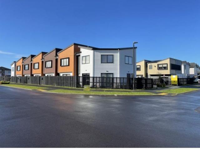 whenuapai, 2 bedrooms