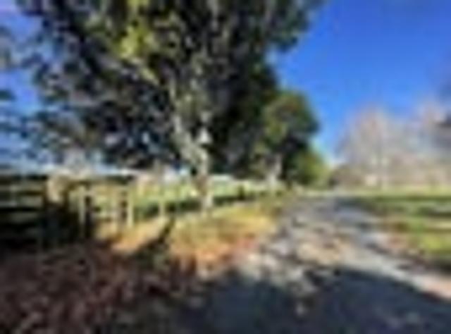 Whenuapai, 5 bedrooms, $1080 pw