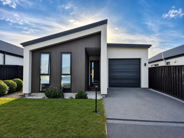 Where the Living is easy! 19 Upham Lane, Rolleston