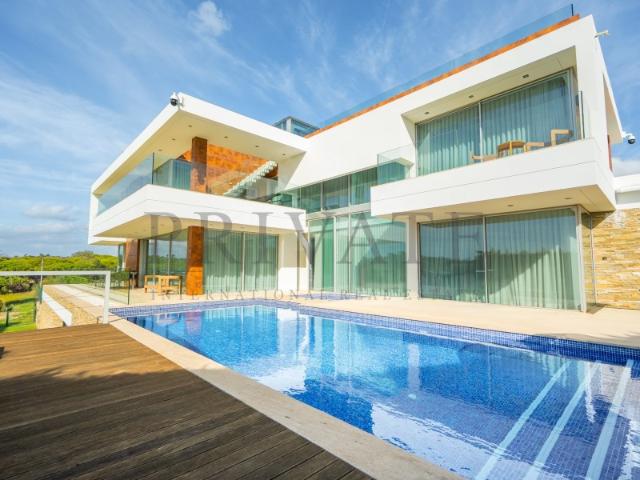 Where Elegance Meets Lifestyle in Vale do Lobo