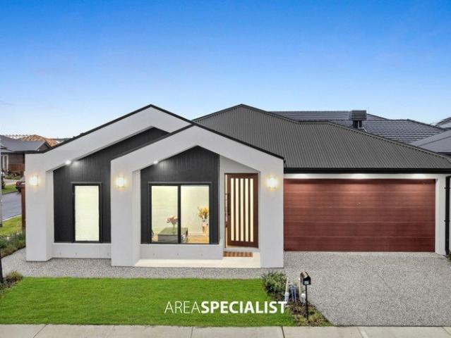Where Modern Design Meets an Exceptional Family Lifestyle