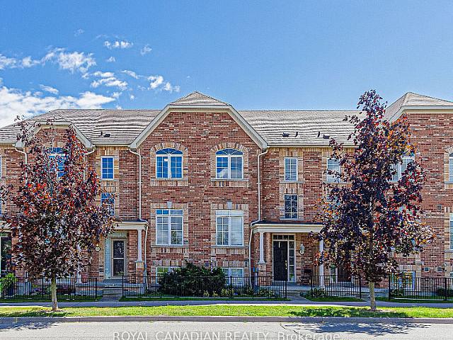 Whitby Gem! 2+1 Br, 2 Baths, 2 car Garage