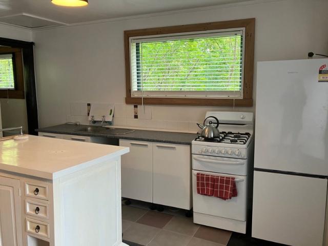 whitemans valley, 1 bedroom