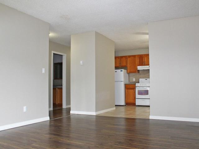 Whitehouse Apartments 1 Bedroom Apartment for Rent at 10136 153 St Nw, Edmonton, AB T5P 2B4 Canora