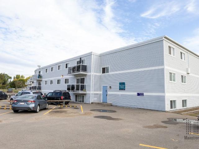 Whitehouse Apartments 1 Bedroom Apartment for Rent at 10136 153 St Nw, Edmonton, AB T5P 2B4 Canora