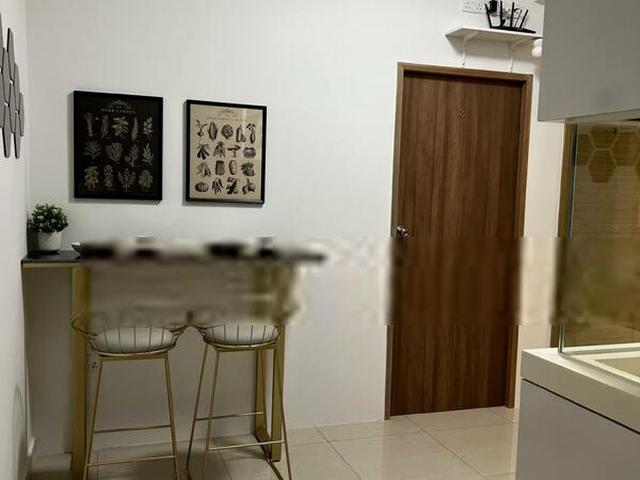 Whitewater D18, Condominium