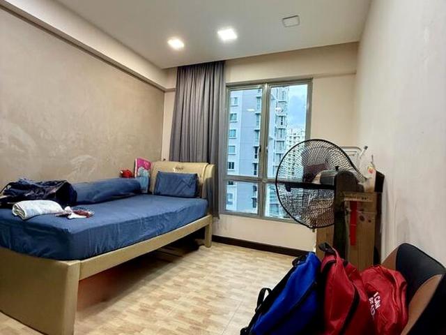 Whitewater D18, Condominium