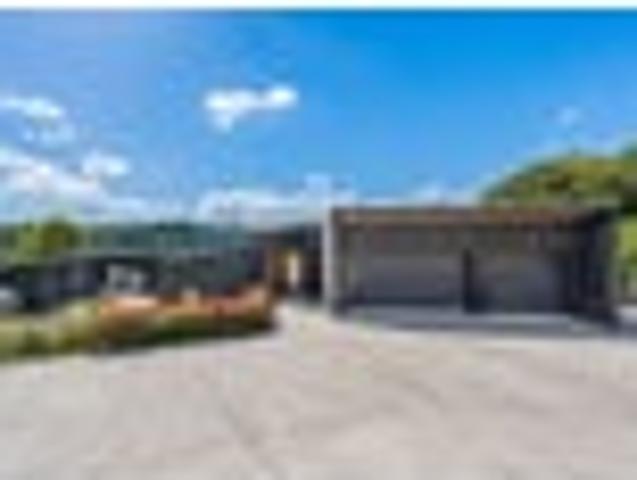 Whitford, 5 bedrooms, $1900 pw