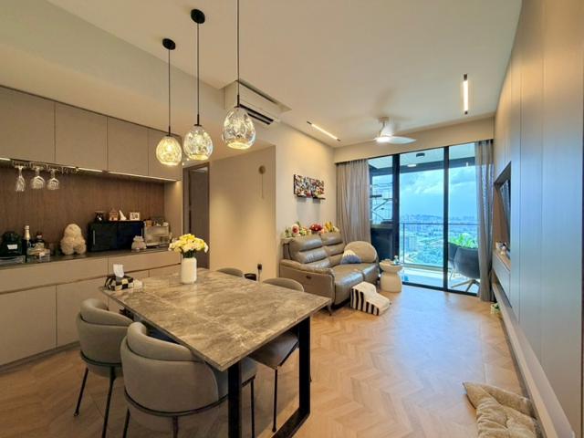 Whistler Grand Condominium For Sale, $2,490,000, 3 Bed 3 Bath 1,066 sqft $2,336.00 psf