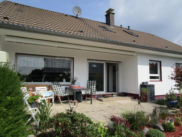 WINTERSCHEID, helles freist. Einfamilienhaus mit ca. 200 m² WNfl. ca. 643 m² Grst Garage, Keller