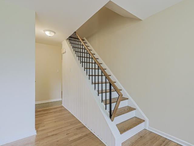 Winding Trail Townhomes 4 Bedroom Home for Rent at 1400 Carlton Place, Mississauga, ON L4X 1W9 Applewood