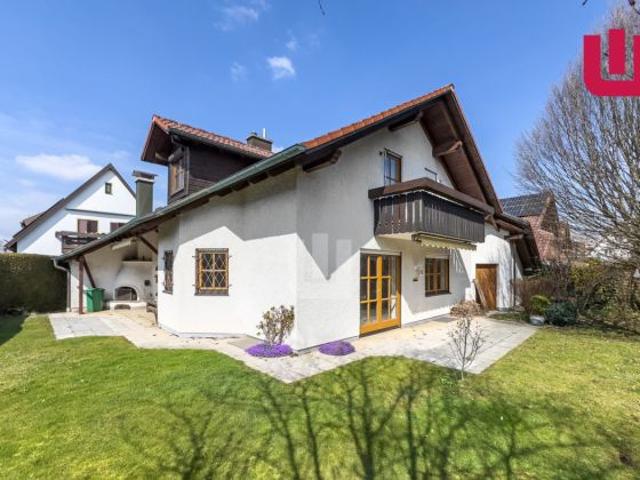 WINDISCH IMMOBILIEN Gepflegtes EFH mit großem Garten in familienfreundlicher Lage v. Puchheim