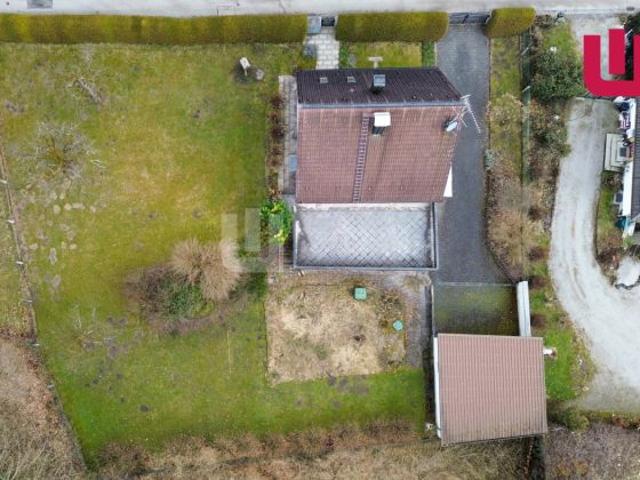 WINDISCH Großes Baugrundstück mit Altbestand & Baugenehmigung für 4 DHH in Grafrath!