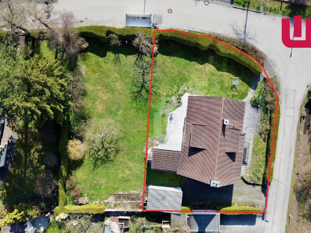 WINDISCH IMMOBILIEN – sanierungsbedürftiges Einfamilienhaus in Gröbenzell in ruhiger, zentraler Lage