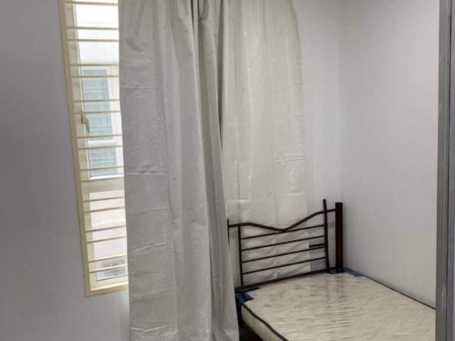 Window ac room at menara u, shah alam, 3 min walking distance to msu & aeon shah alam