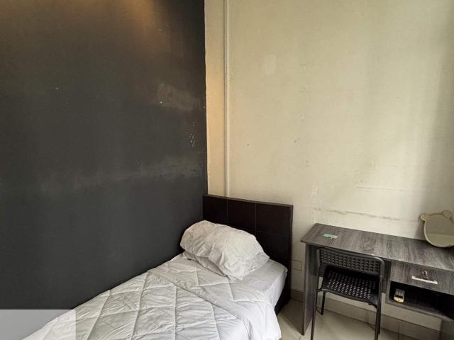 Window Single Room | Glenmarie | 5 min to UOWM