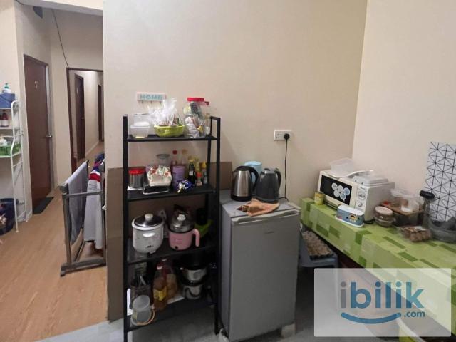 Window Room Pontian Female