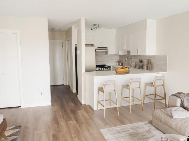 Windsor Park Plaza 2 Bedroom Apartment for Rent at 8210 111 St Nw, Edmonton, AB T6G 2C7 Garneau