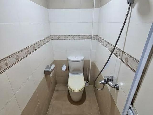 Windy Heights D14, Condominium