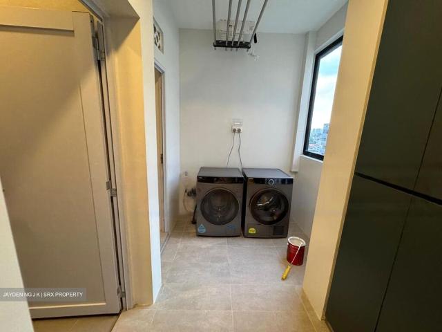 Windy Heights D14, Condominium