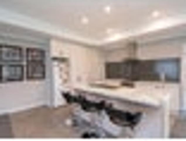Winning quinella: Location and effortless living
