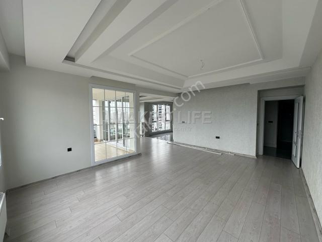 Winstown Karşısı 4.5+1 Ultra Lüx Akıllı Ev Sistemli Acil Satılık