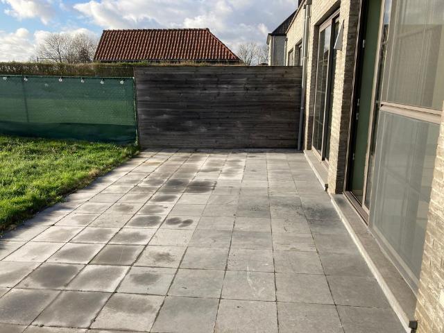 WICHELEN Gelijkvloers appartement met tuin