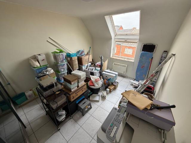 WICHELEN Ruim appartement mét garage