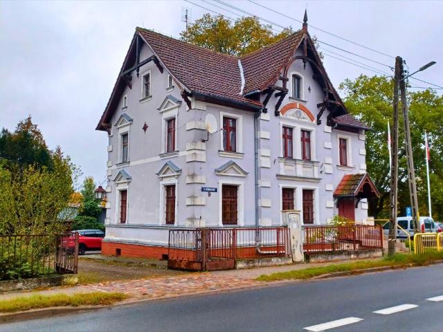 Przestronny lokal usługowy 56 m2 z własnym wejściem
