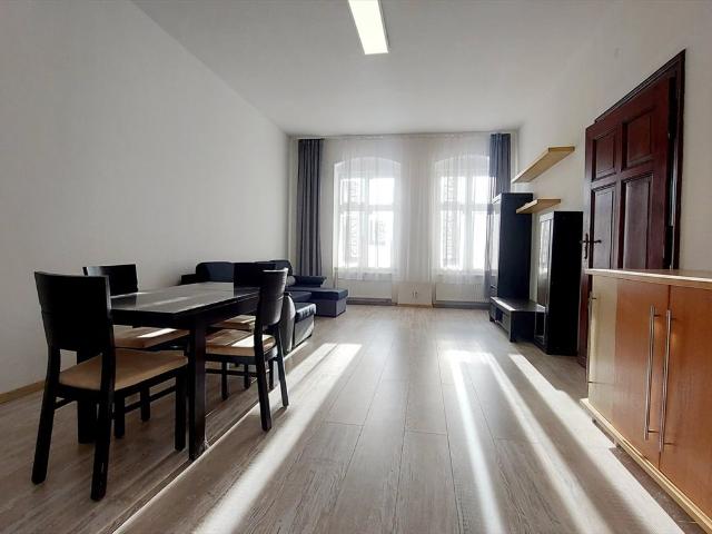 Świdnica, 65 m², 2 pokoje, odrestaurowana kamienica