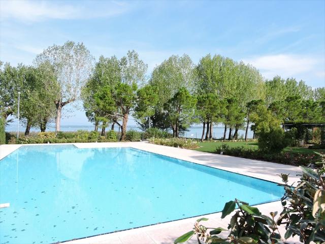 Widok na jezioro! 85 m2 w luksusowej rezydencji