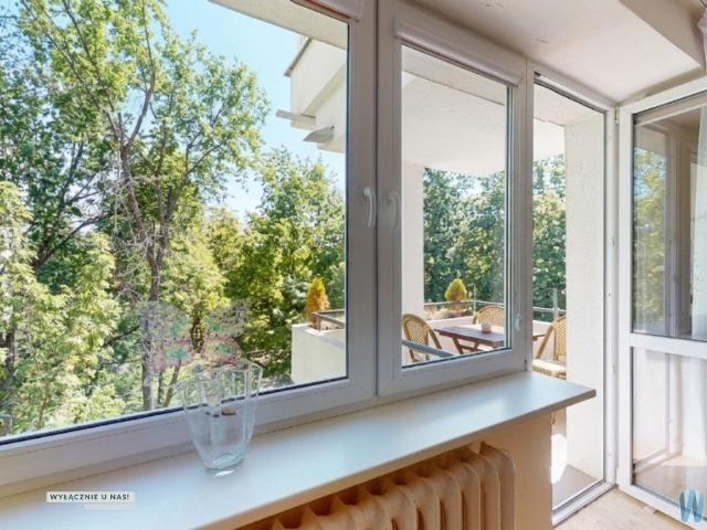 Widok na park, 3 pokoje, balkon, blisko metra