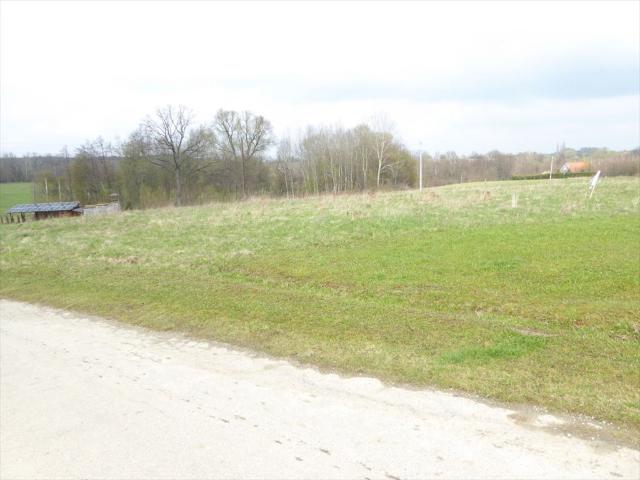 Widokowa działka budowlana 1510 m2 w spokojnej okolicy