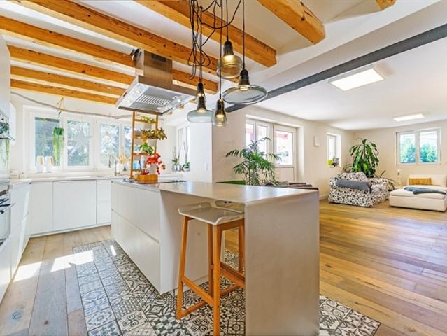 Wie ein Haus ein hervorragendes Doppelhaus von 164 m² mit privatem Garten