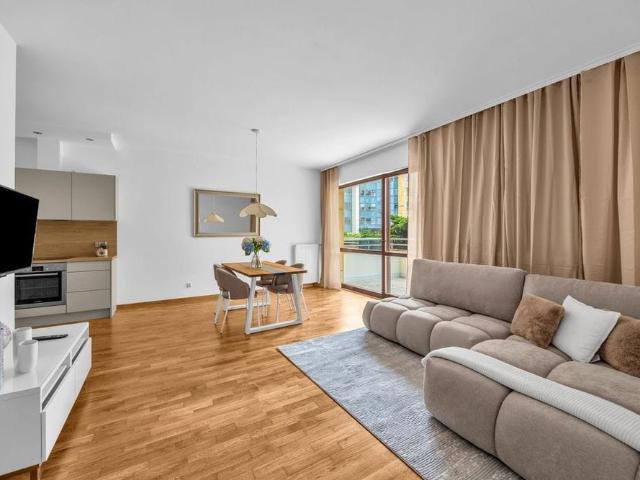 Świeżo odświeżone 2 pokoje Mokotów 52 m²