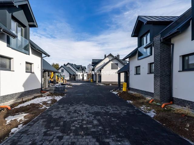 Nowoczesny dom 164 m² z ogrodem, garażem i antresolą