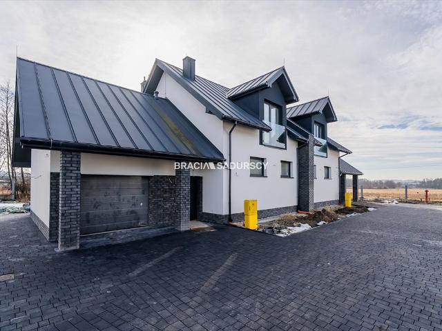 Nowoczesny dom 164 m² z ogrodem i garażem w Modlniczce