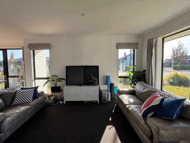 WIGRAM/ HALSWELL 3 BEDROOM HOUSE, 2 X BATHROOM