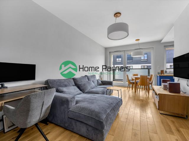 Do sprzedania przestronne mieszkanie 54 m² z balkonem i garażem w Wilanowie