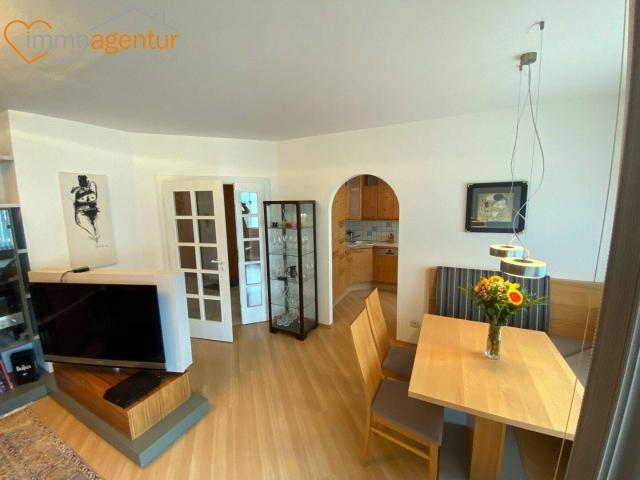 Willkommen daheim: Stilvolle Wohnung mit Loggia & Garage in Alkoven